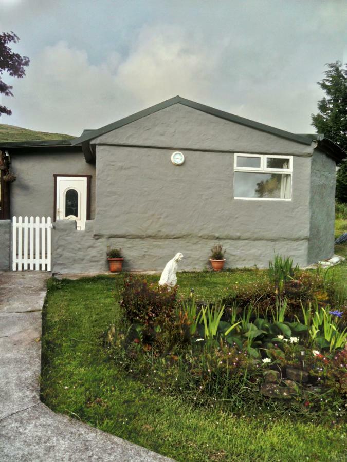 Cottage The Dingle Peninsula Camp Exterior photo